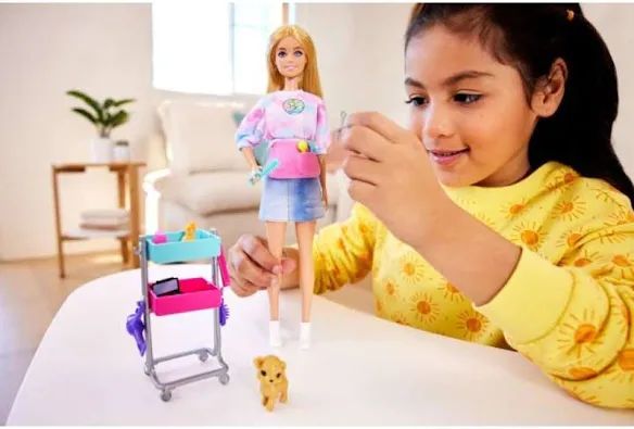 Barbie “Malibu” Stylist Doll & 14 Accessories Playset, Hair & Makeup Theme With Puppy & Styling Cart